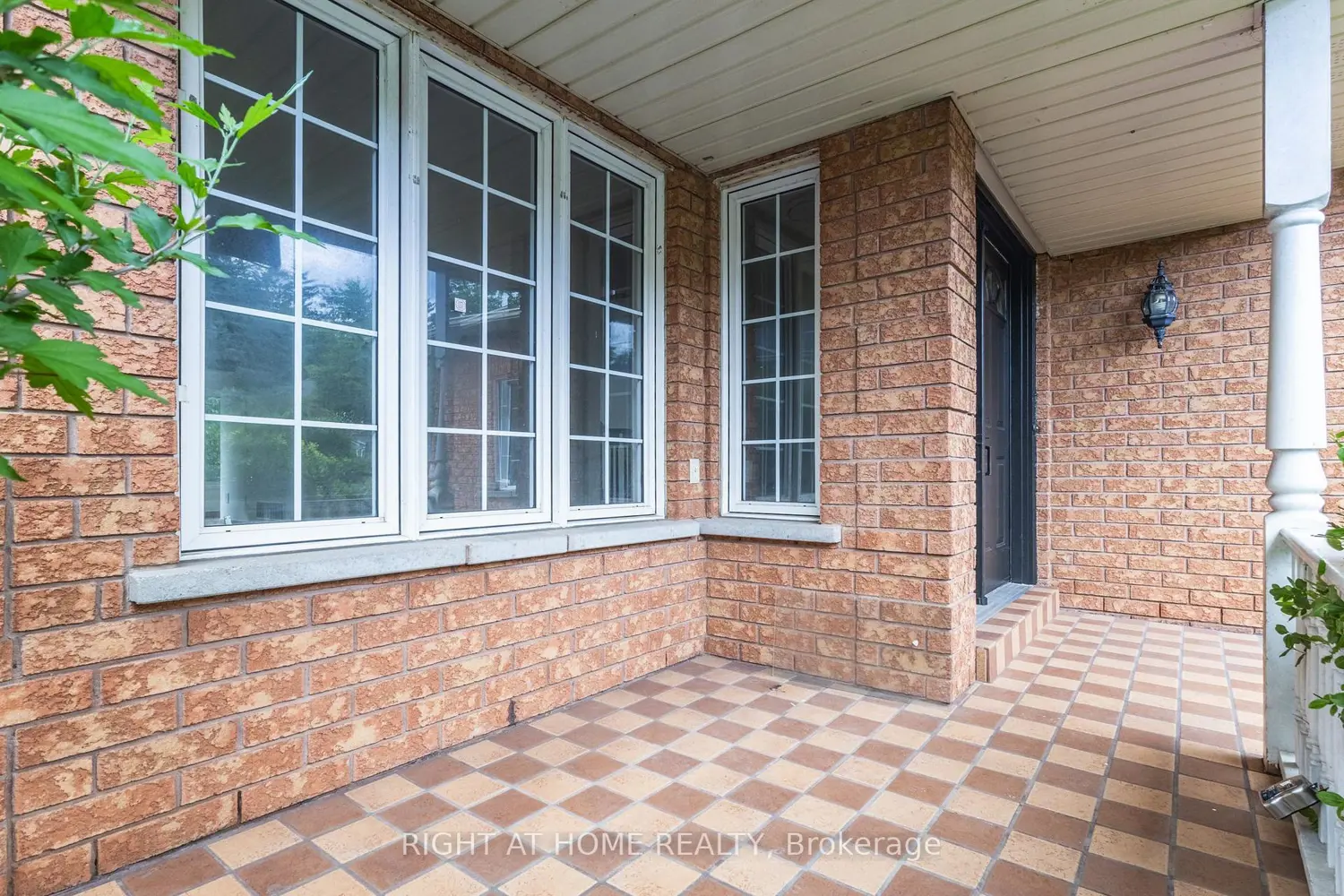 1087 Augustus Drive photo 2