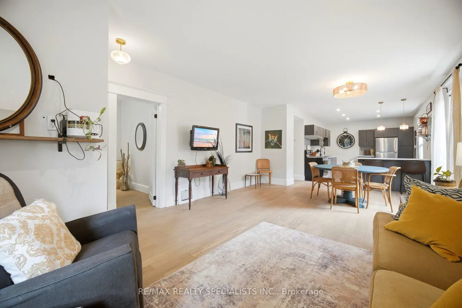 166 East Avenue photo 5