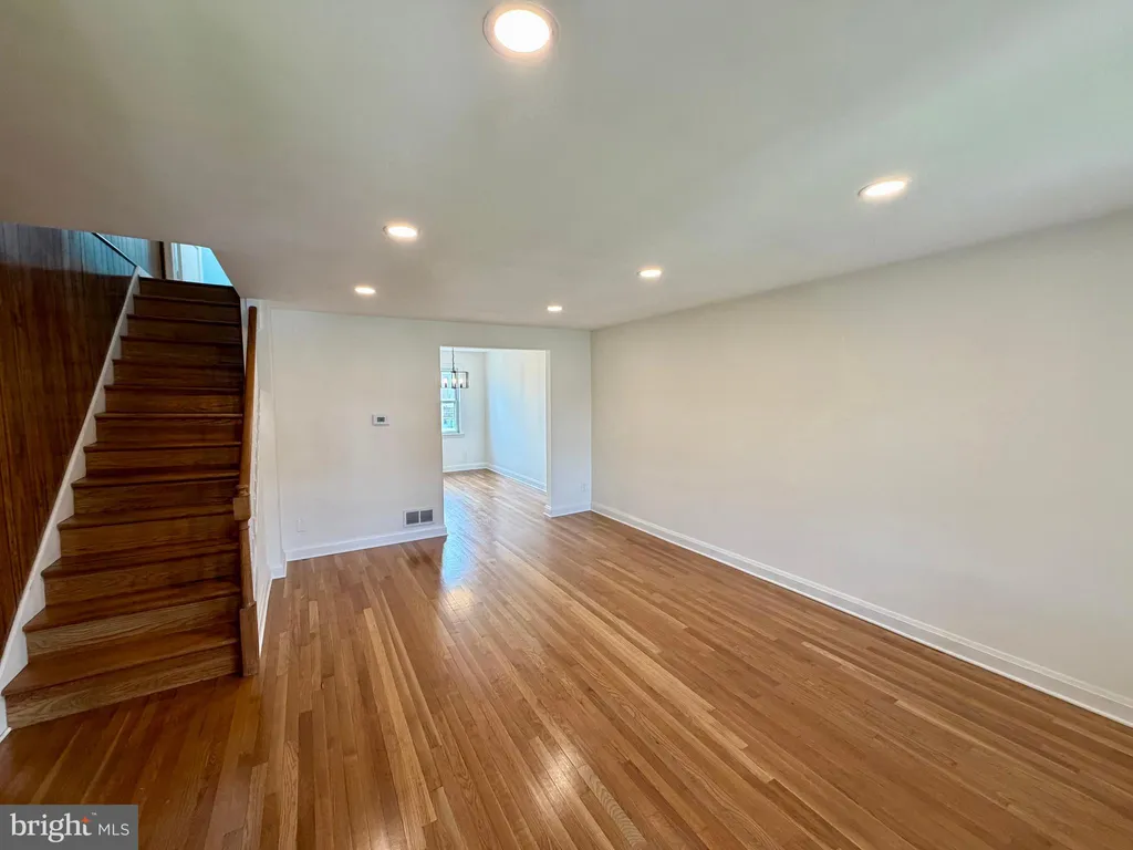 647 Dunwich Way, Baltimore, MD 21221 photo 2