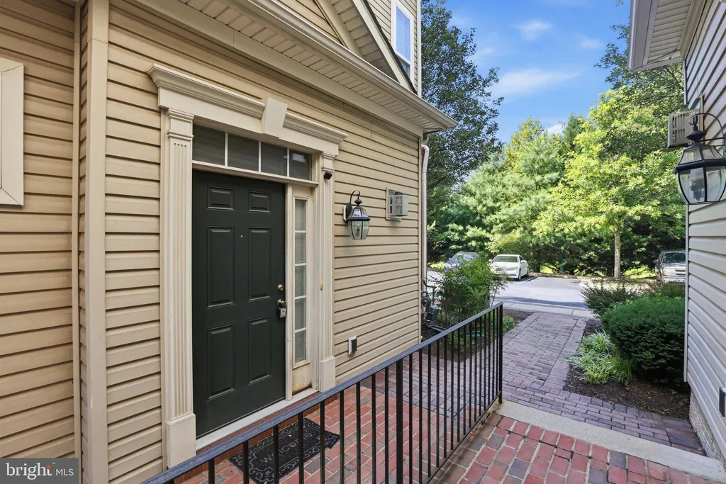 23203 Roberts Tavern Drive Unit 2241, Clarksburg, MD 20871