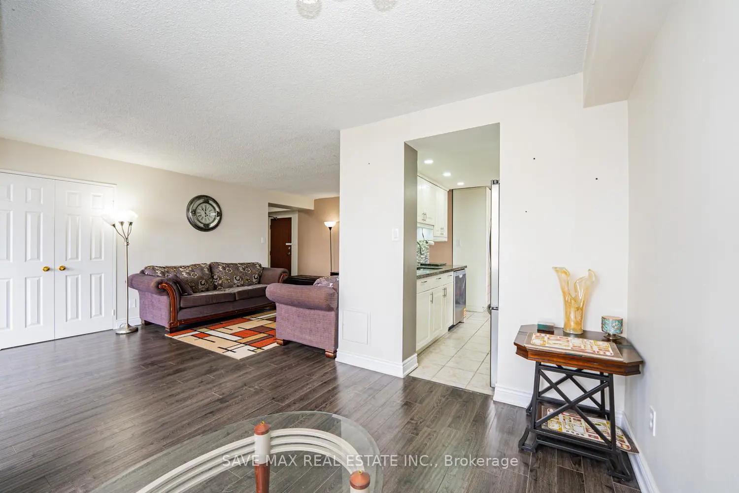 5 Lisa Street 1404 photo 3