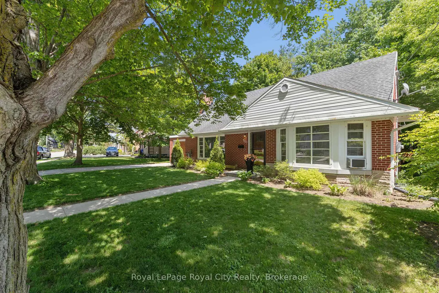 120 Hill Street photo 4