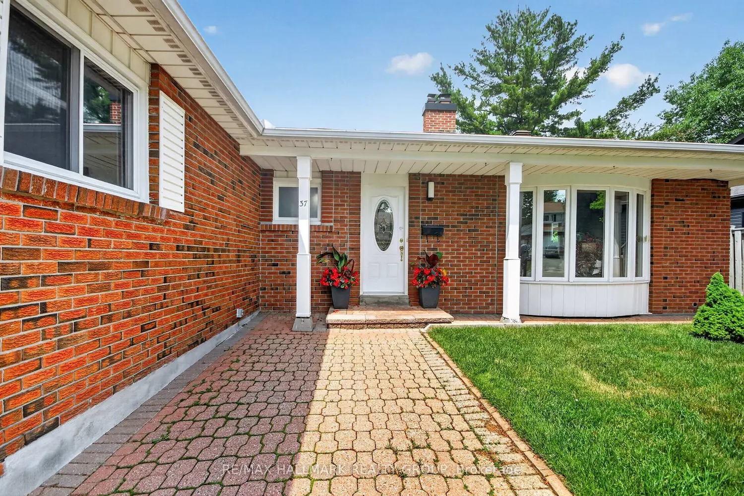 37 Parkwood Crescent