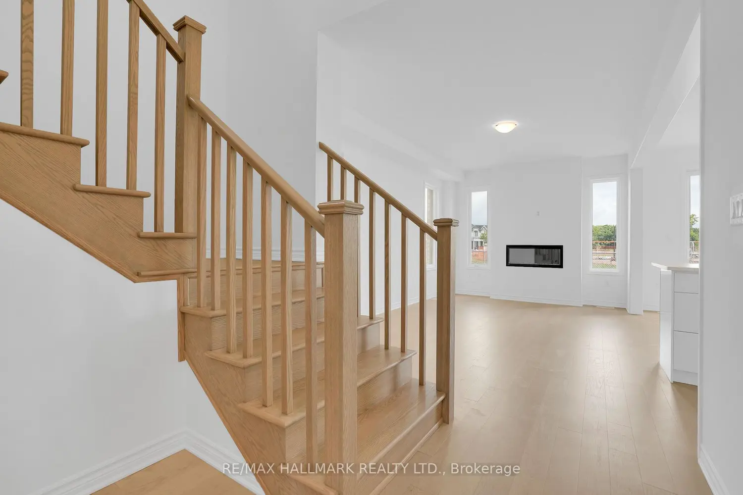 15 Foxley Heights photo 3
