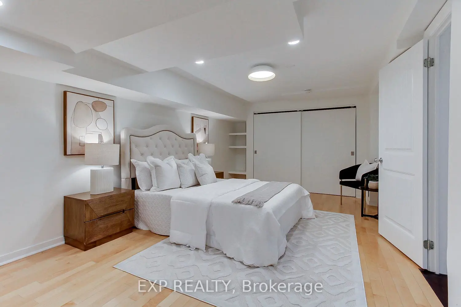 306 Sackville Street 4 photo 5