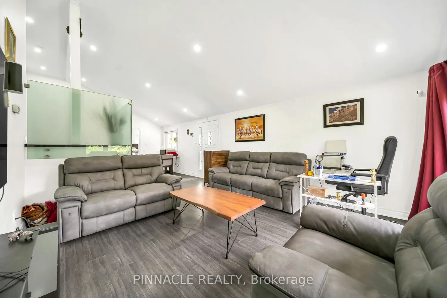 2 Ladysbridge Drive photo 4