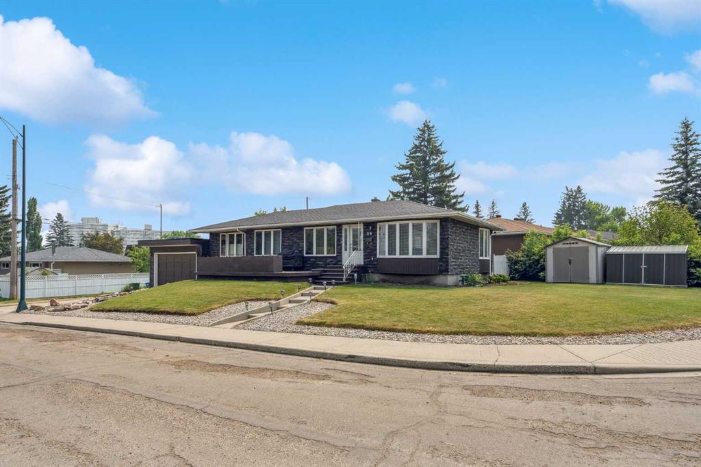 25 Manor Road SW, Calgary, AB, T2V 2A1