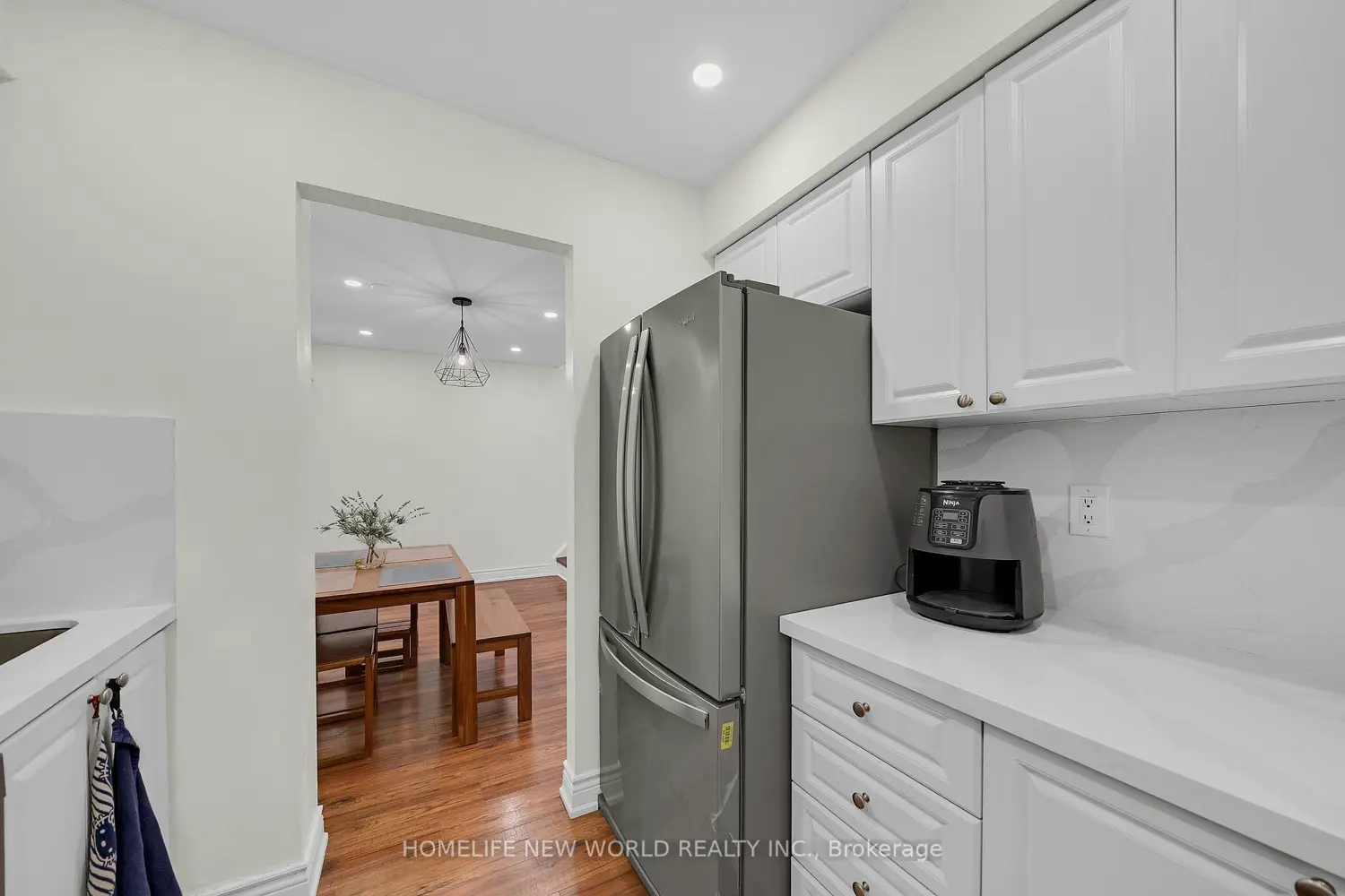 38 Springfair Avenue photo 5