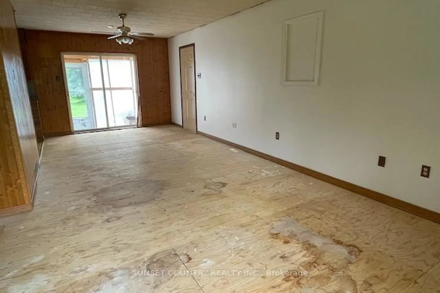 588 Thiel Road photo 5