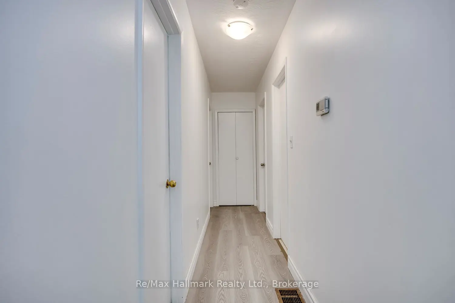 5371 Dundas Street photo 3