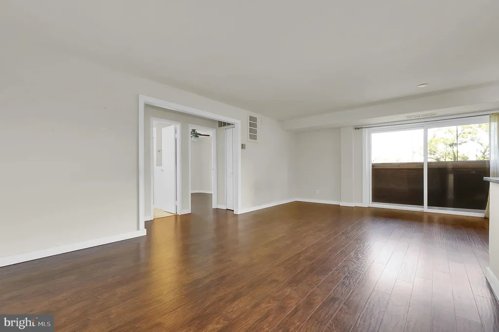 575 Thayer Avenue Unit 705, Silver Spring, MD 20910 photo 3