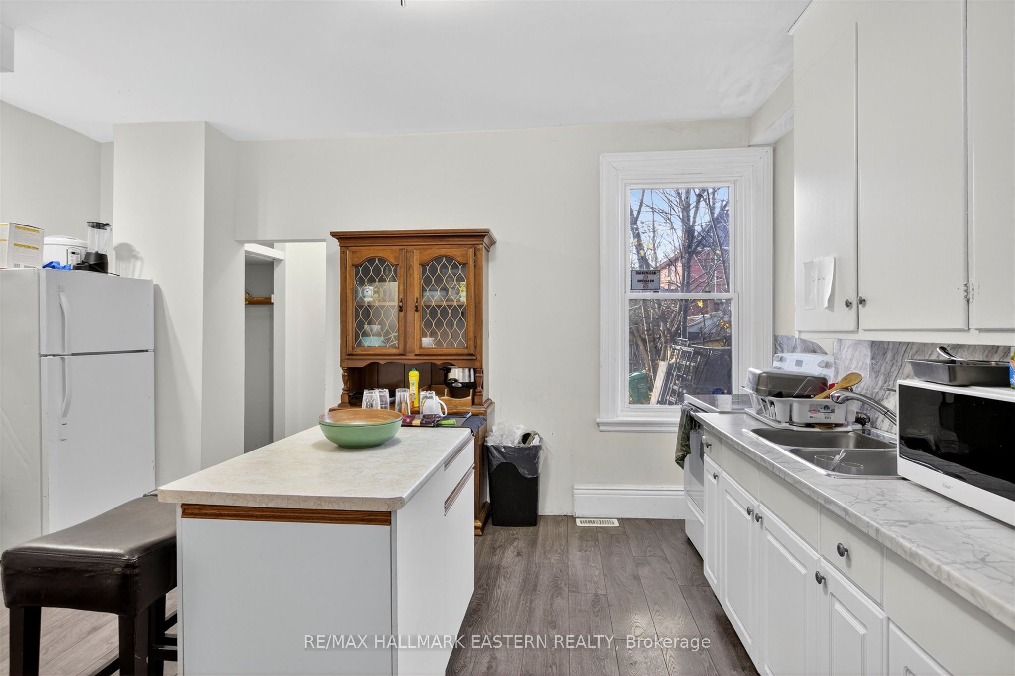 271 Thomas Street, Peterborough, ON, K9J 5E7 photo 5