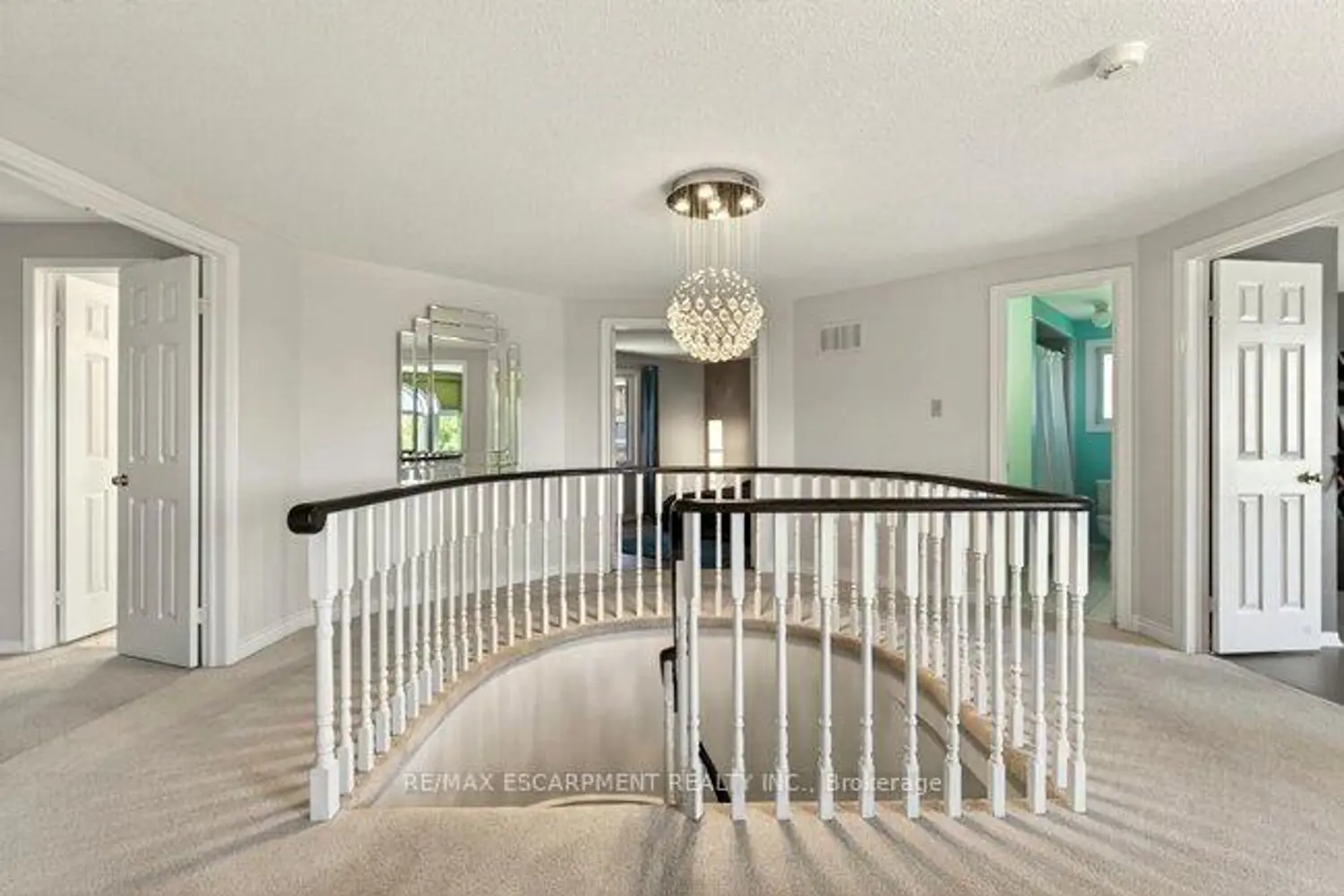 38 Sundrop Court photo 4