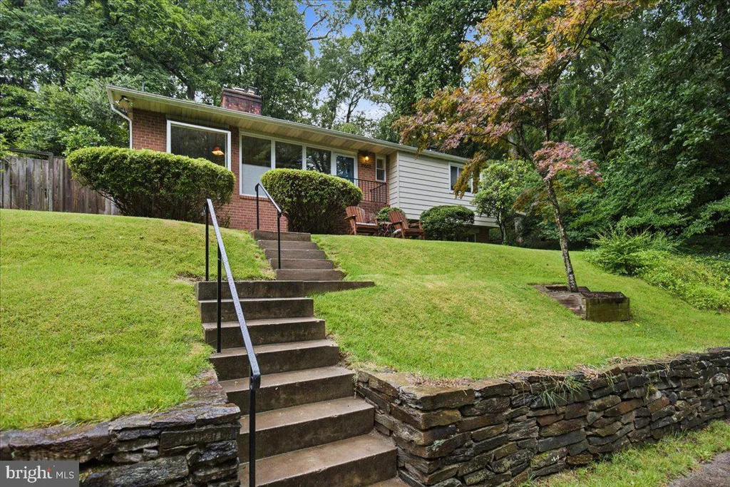 10802 Lockridge Drive, Silver Spring, MD 20901 photo 2