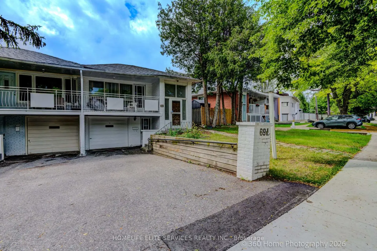 69 Castlebury Crescent