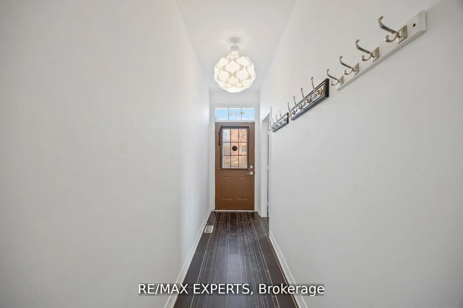 19B Oak Street photo 4