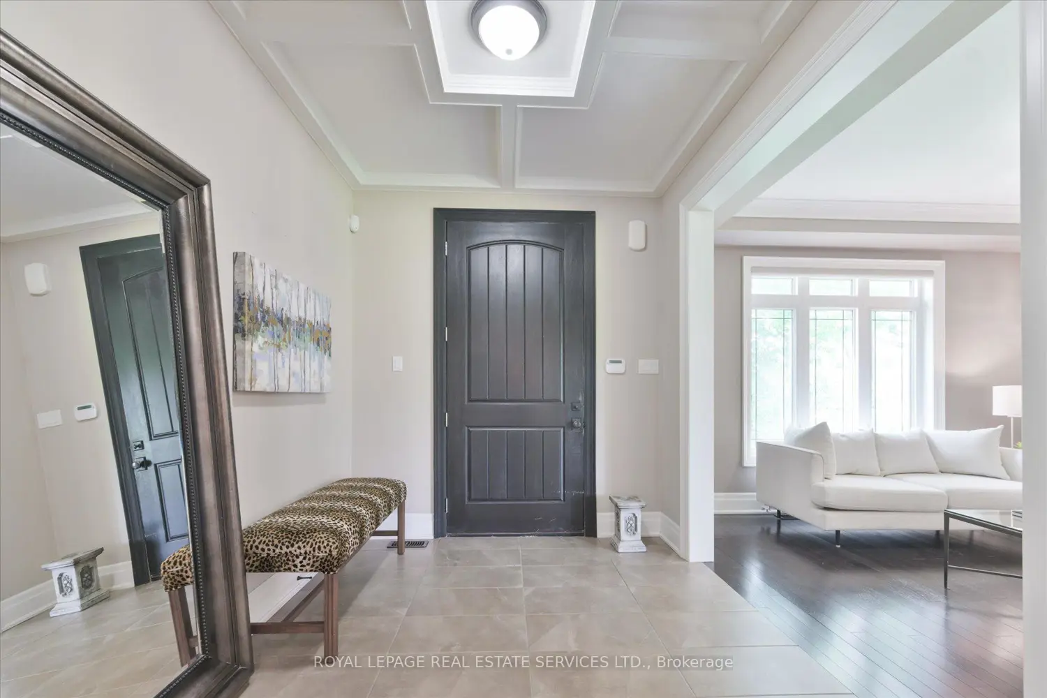 439 Martin Grove Road photo 2