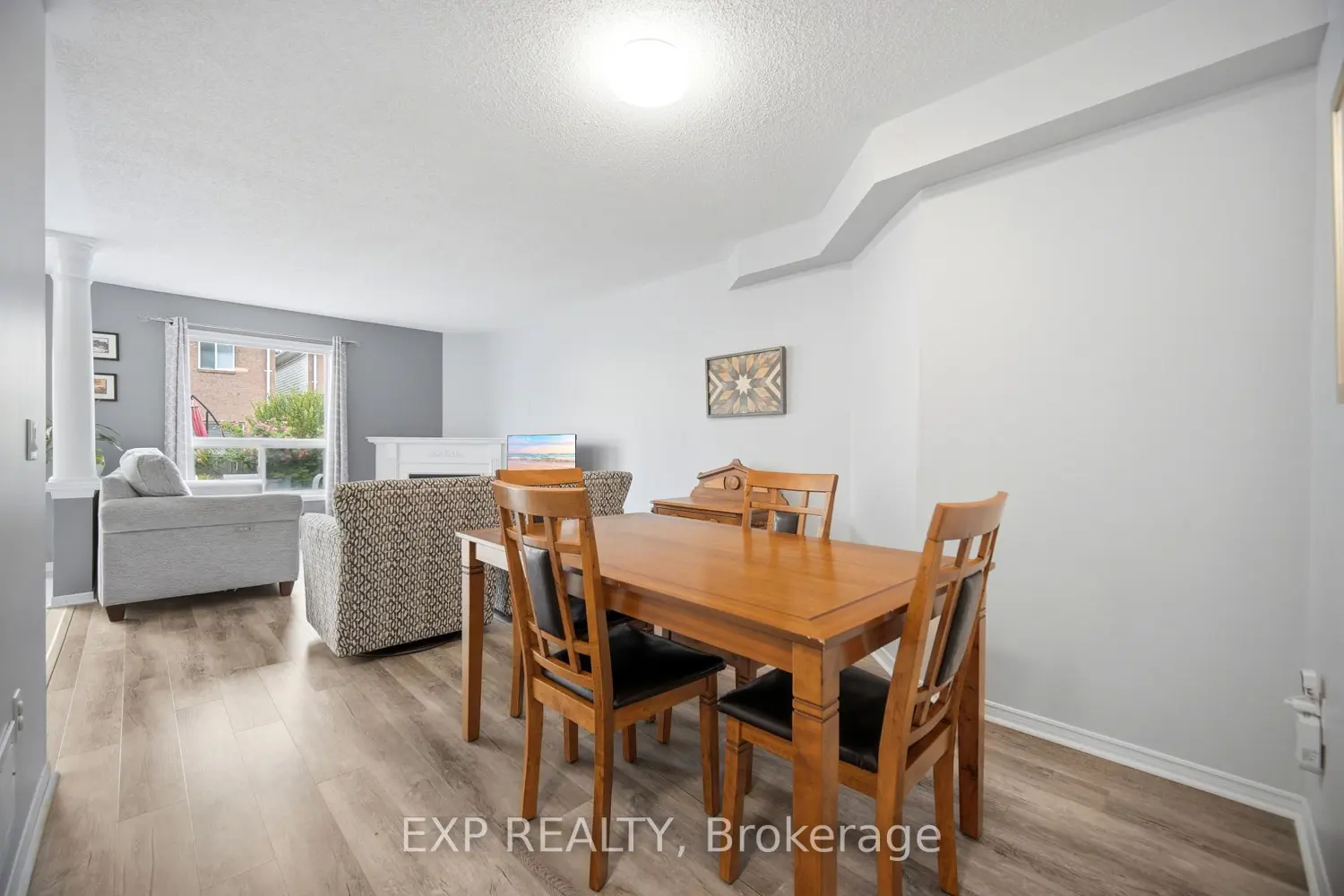 159 Hanton Crescent photo 2