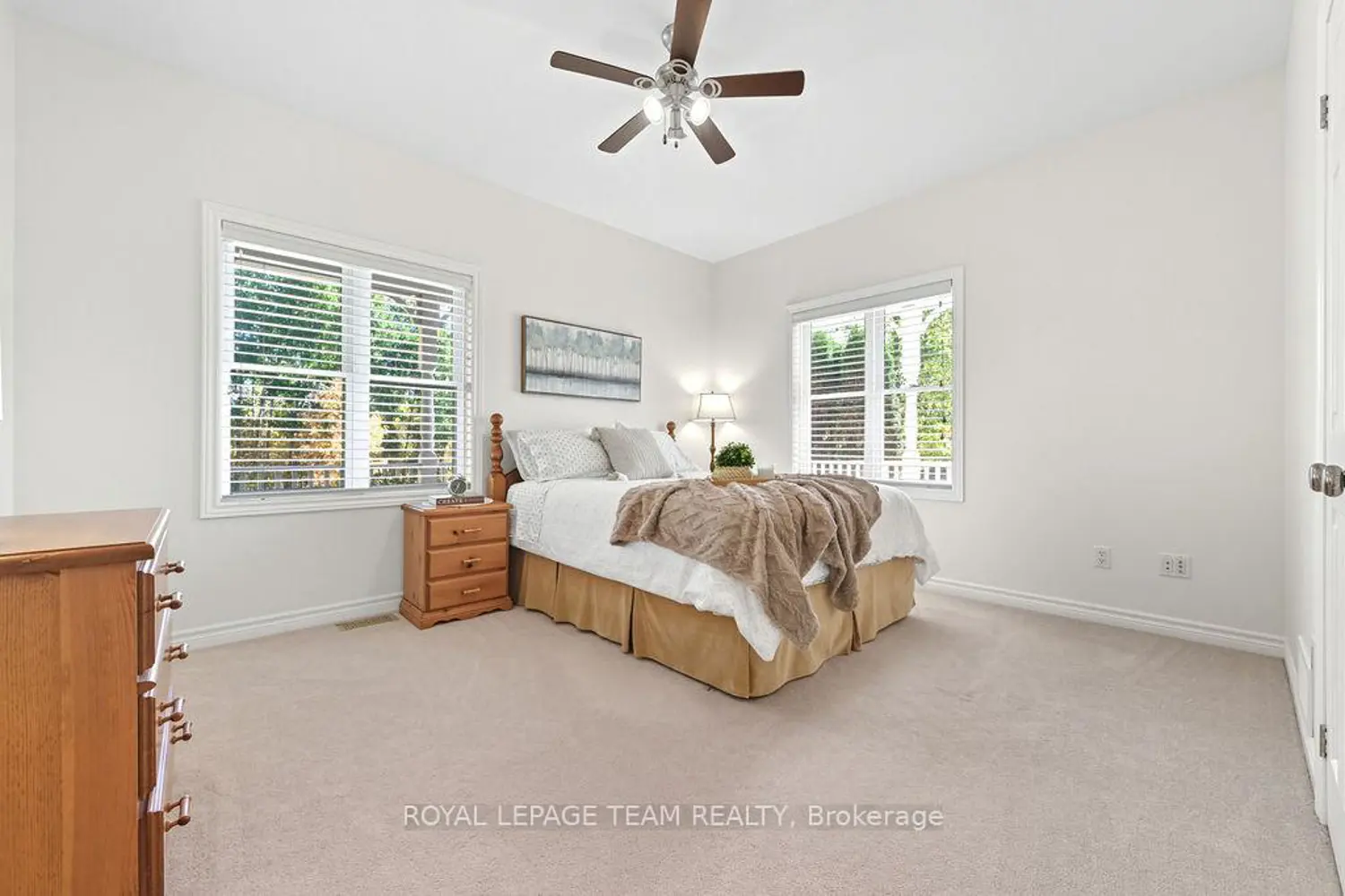 698 Barryvale Road photo 2
