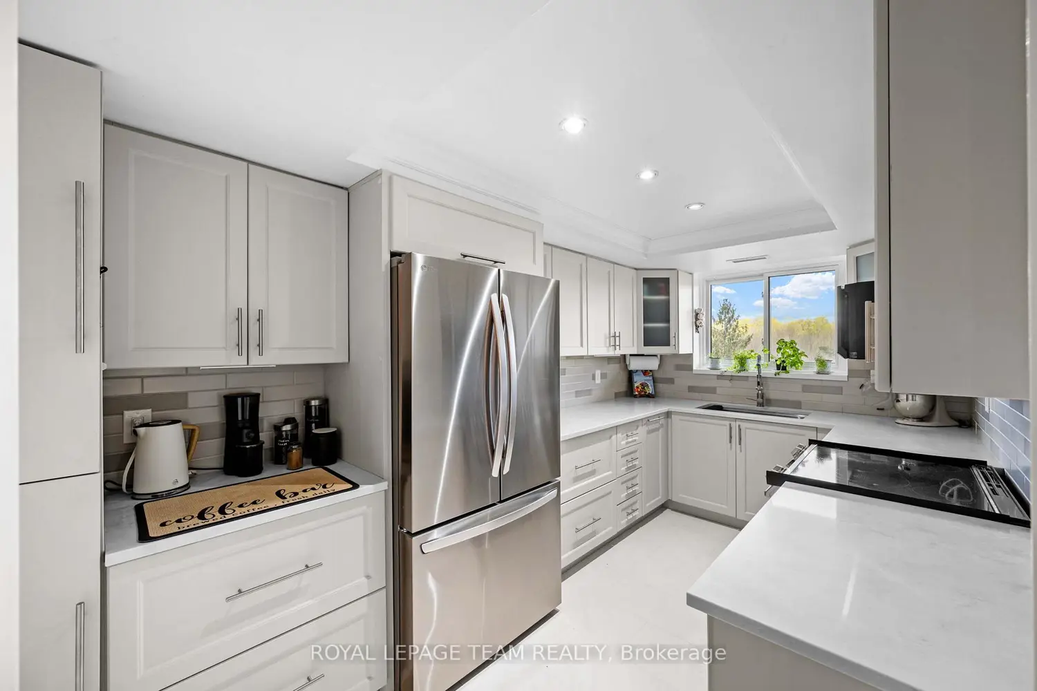 1705 Playfair Drive 402 photo 5