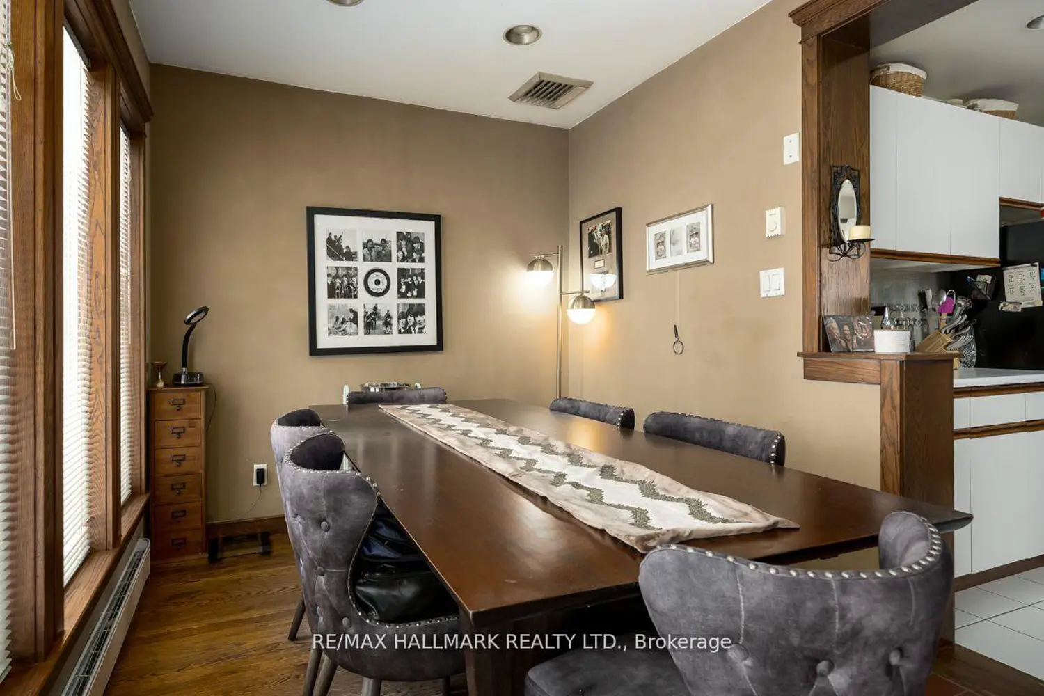 22 Airley Crescent photo 5