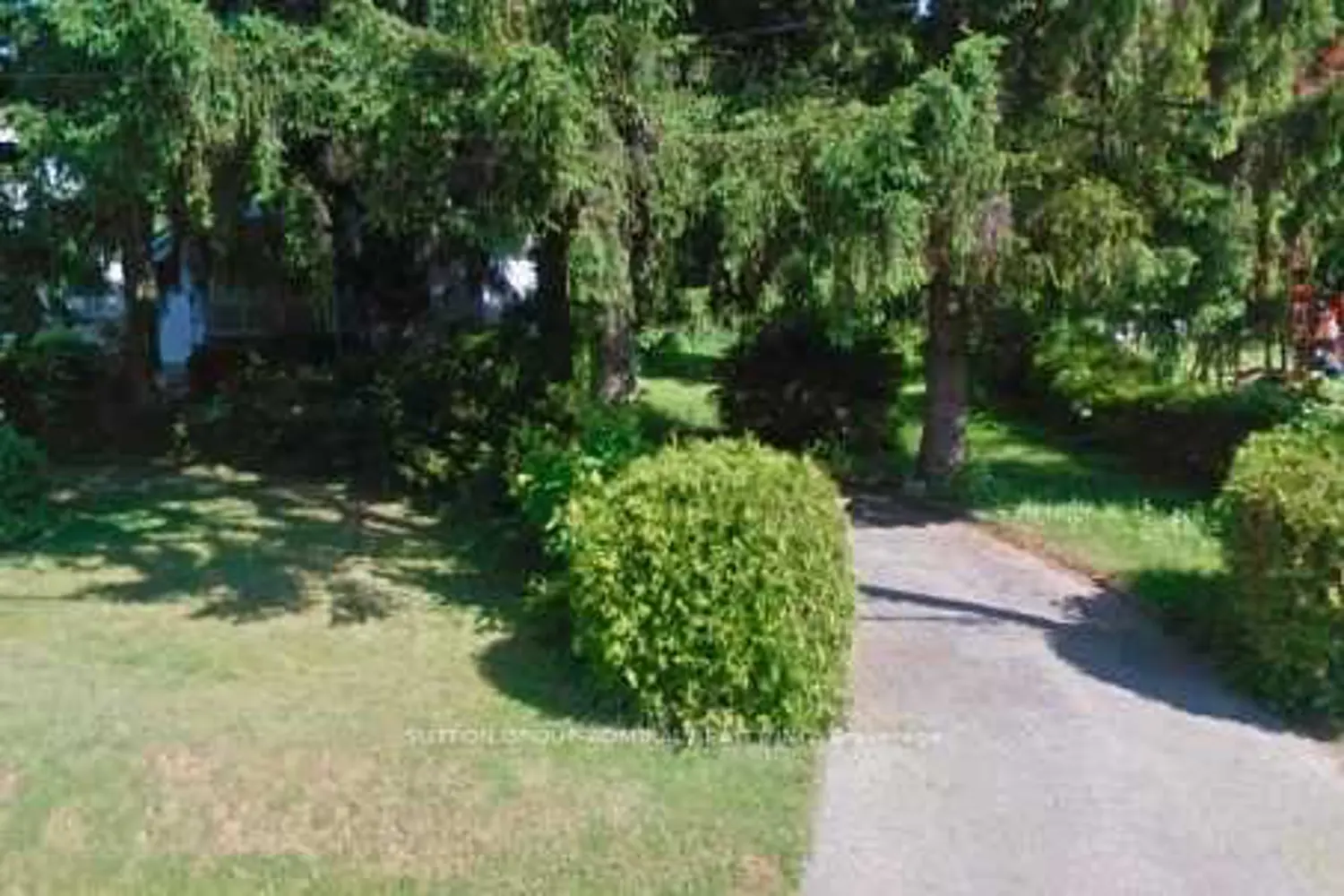 60 Arnold Avenue photo 2