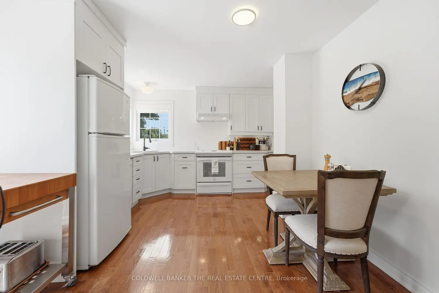 519 College Street photo 5