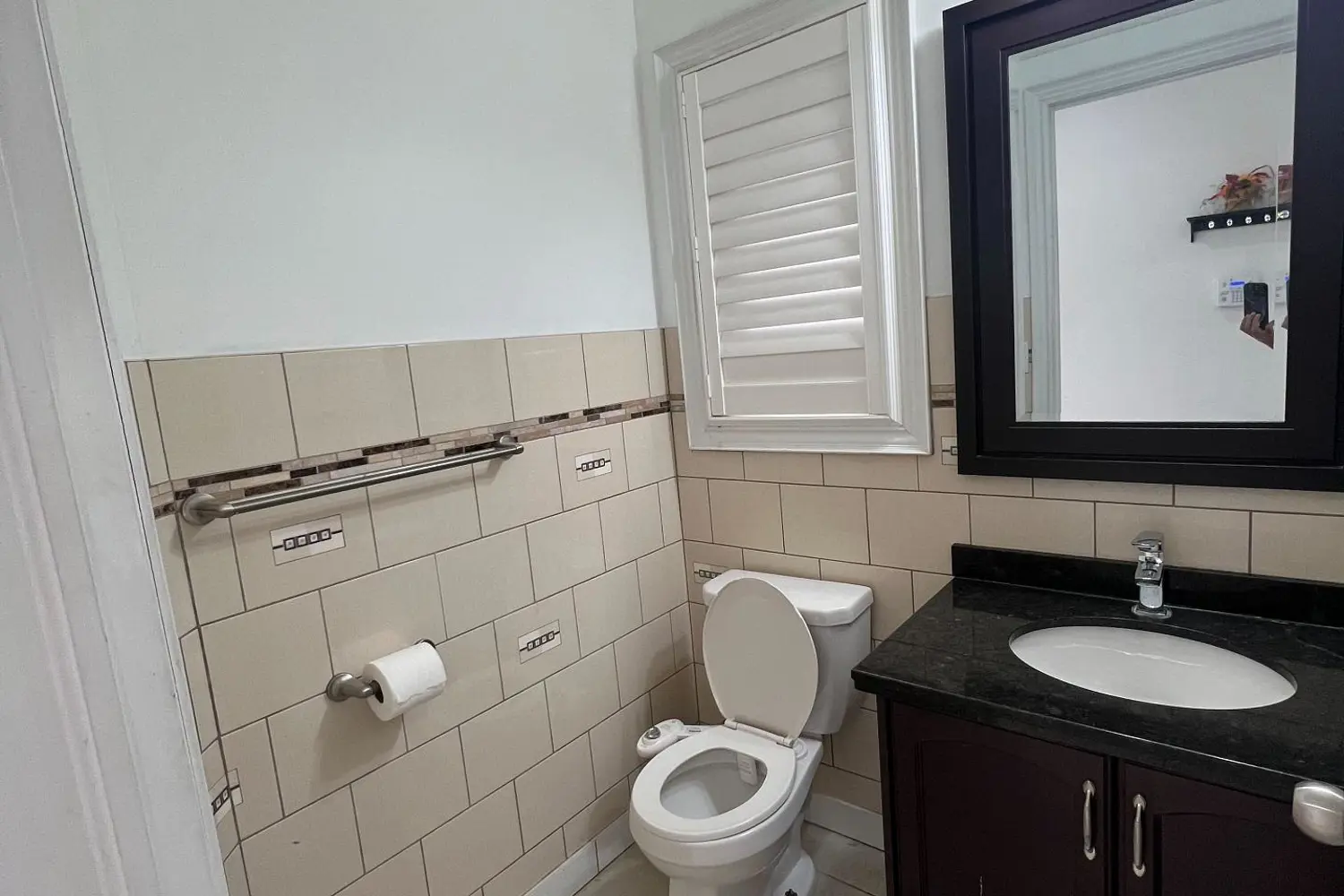8 Arda Crescent photo 5