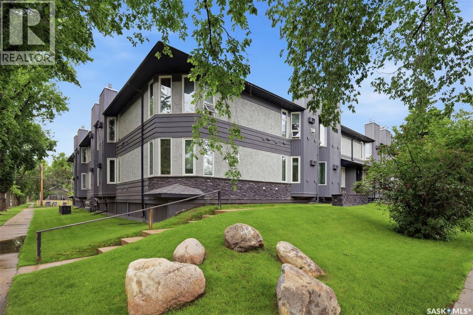 214-114 Clarence Avenue S, Saskatoon, SK, S7N1H1
