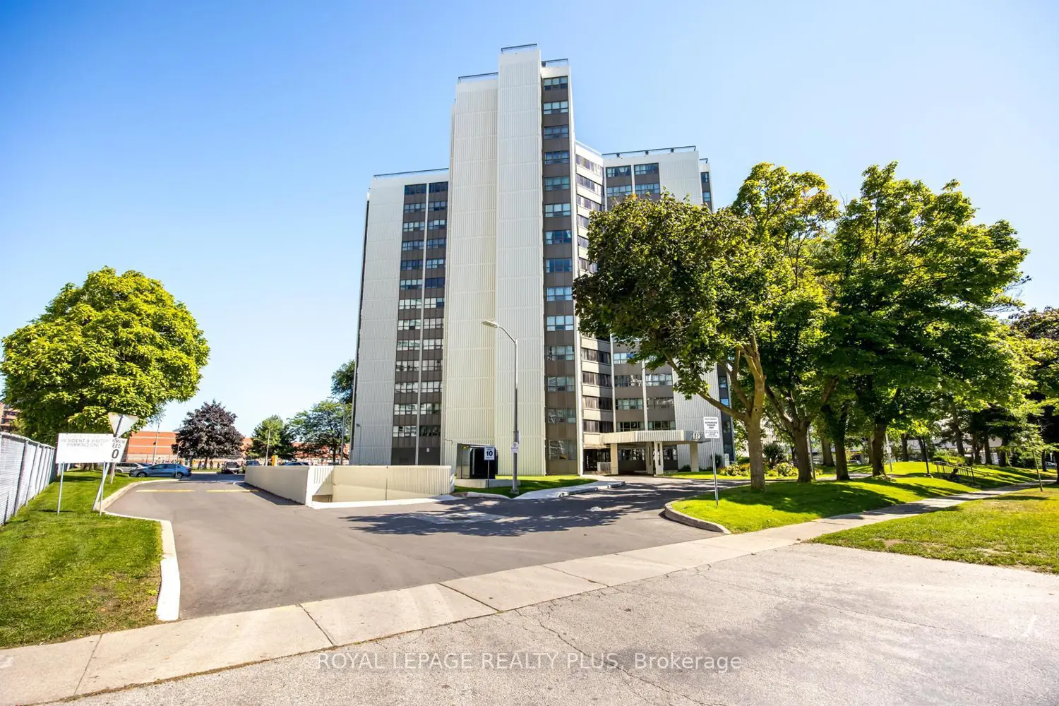 2323 Confederation Parkway 408 photo 3