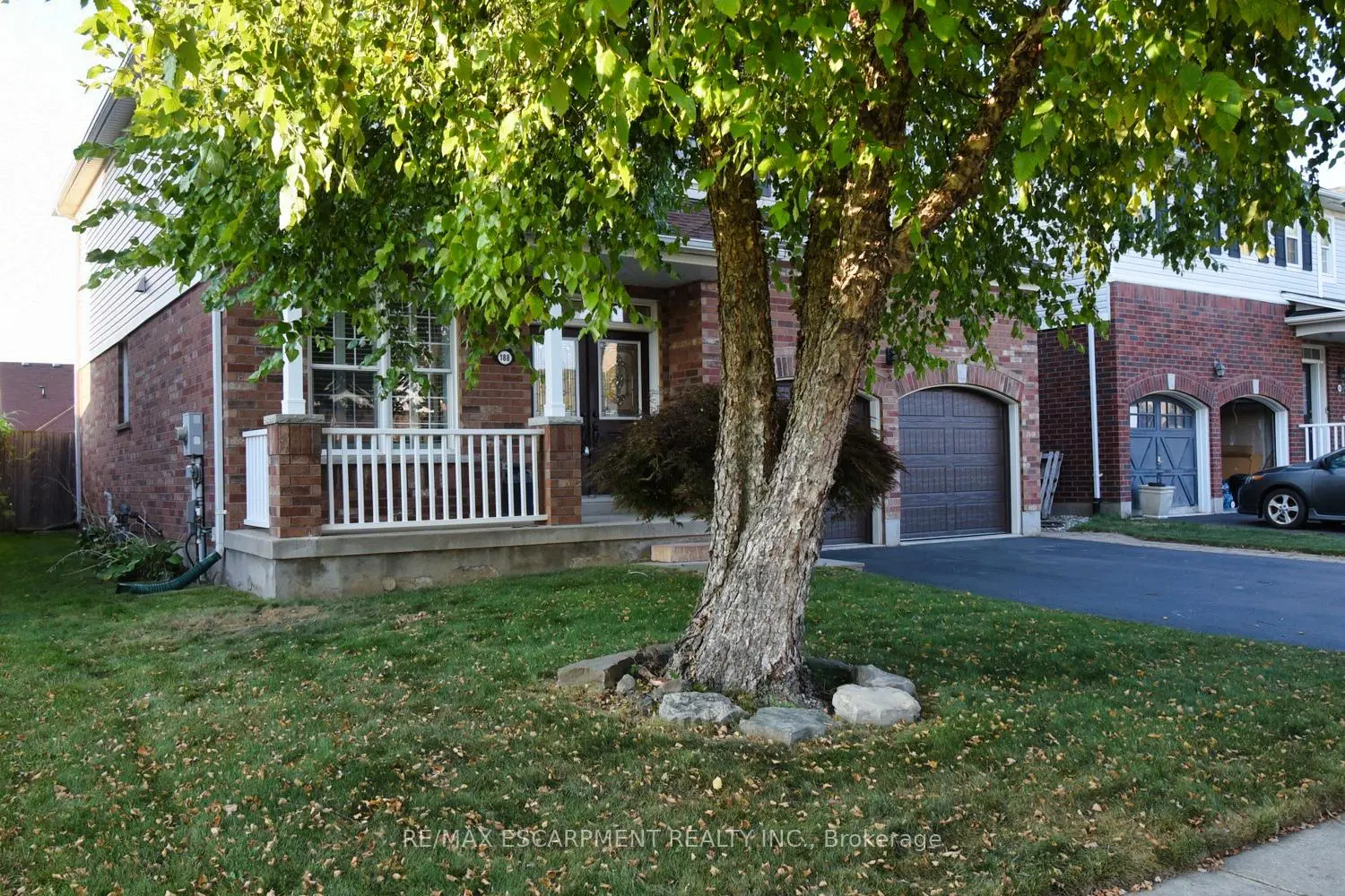 188 Hunter Way photo 2