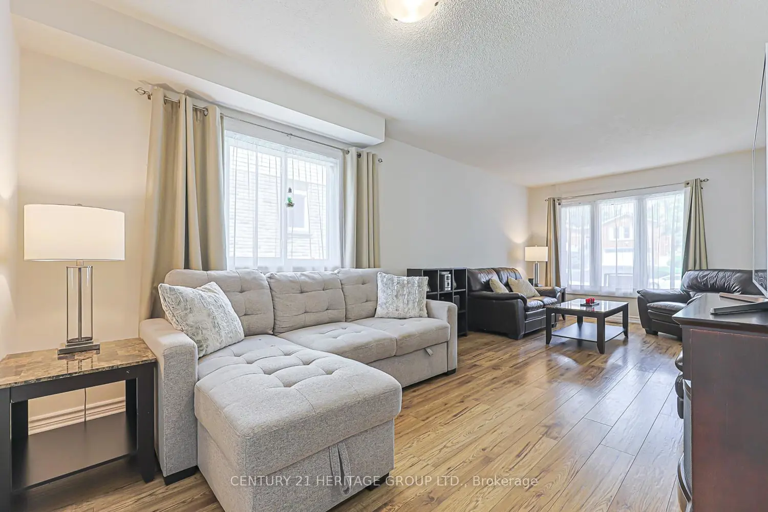 222 Forsyth Road photo 4