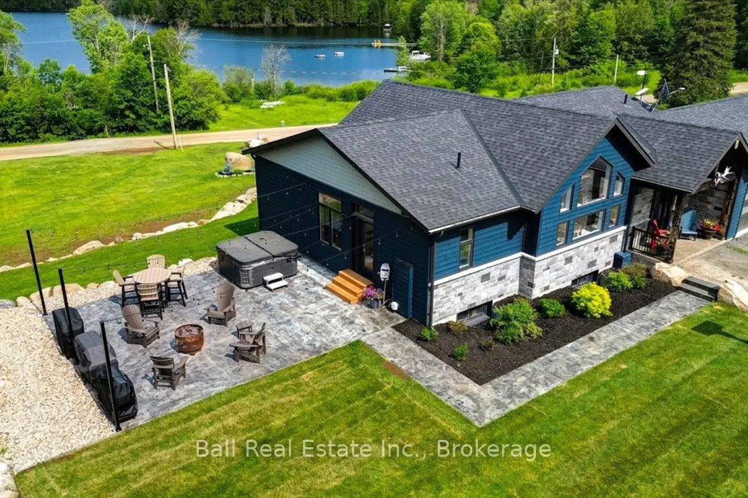 632 The South Road photo 2