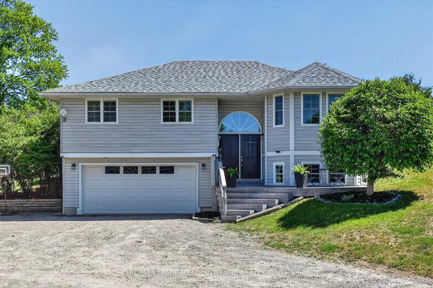 1073 Serpent Mounds Road photo 2