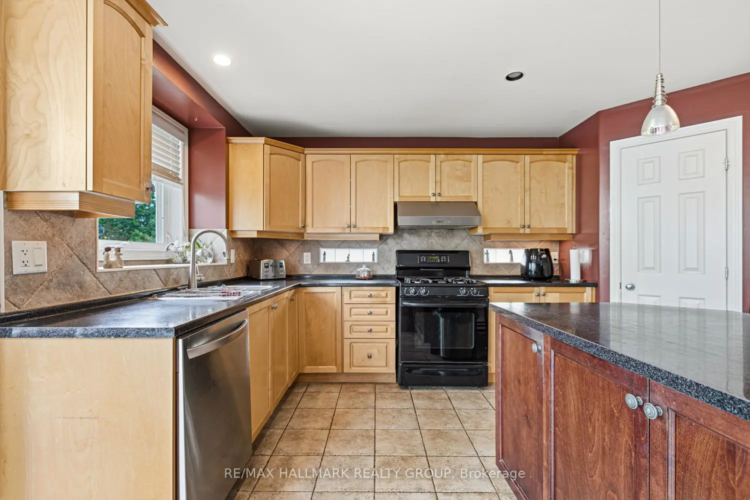 9 Blackshire Circle photo 4