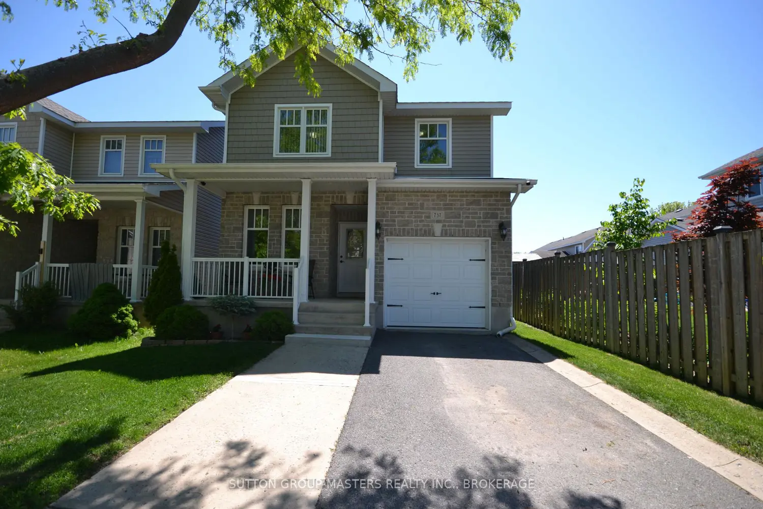 737 Margaret Way photo 2