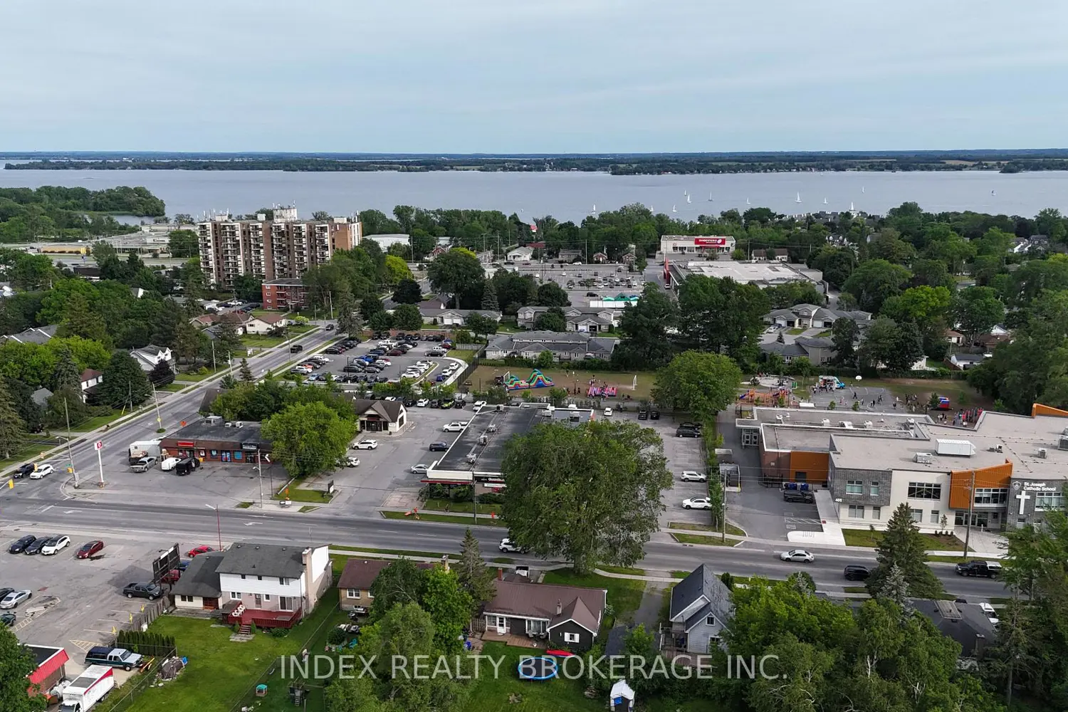 394 Bridge Street photo 2