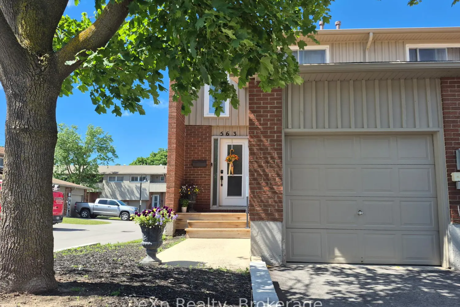563 Tenth Street 12