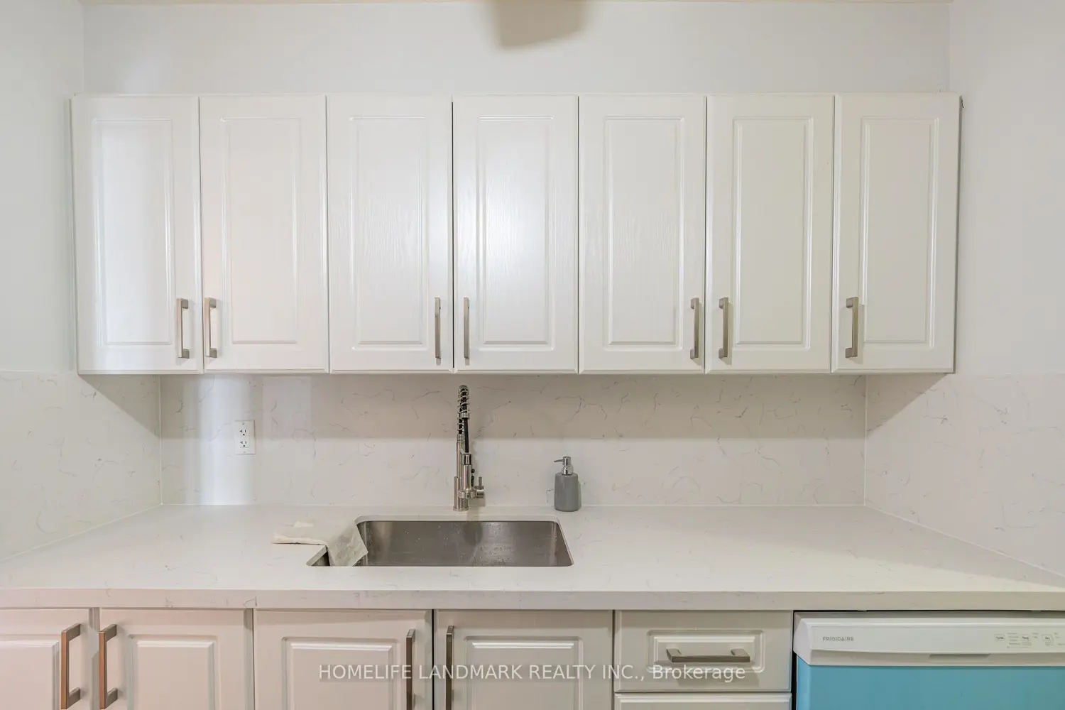 25 Silver Springs Boulevard Ph12 photo 4