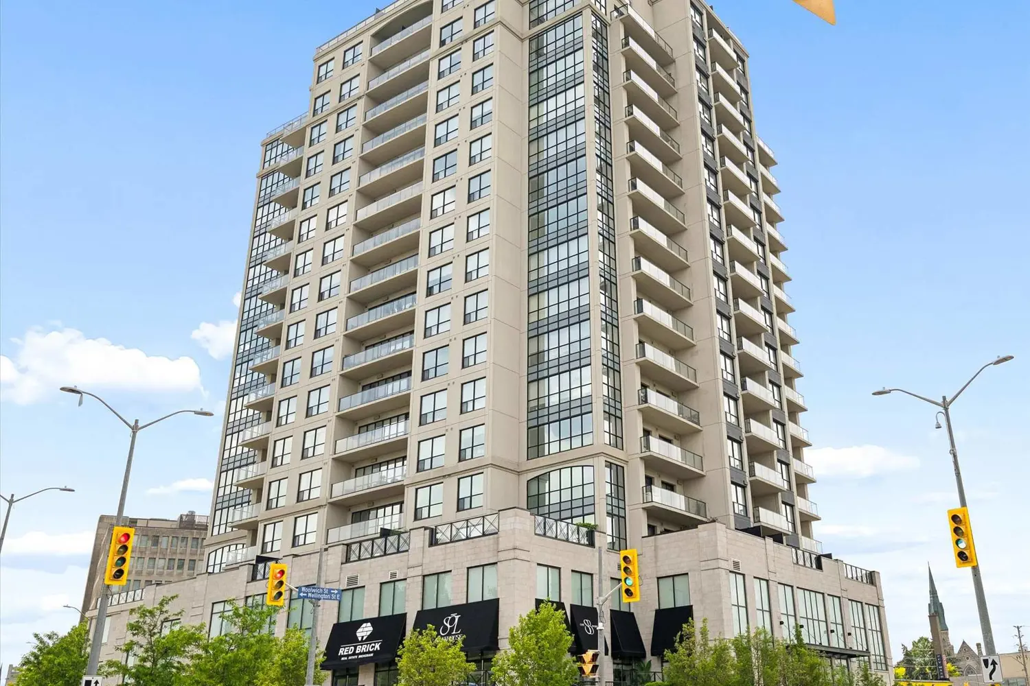 160 Macdonell Street 405 photo 2