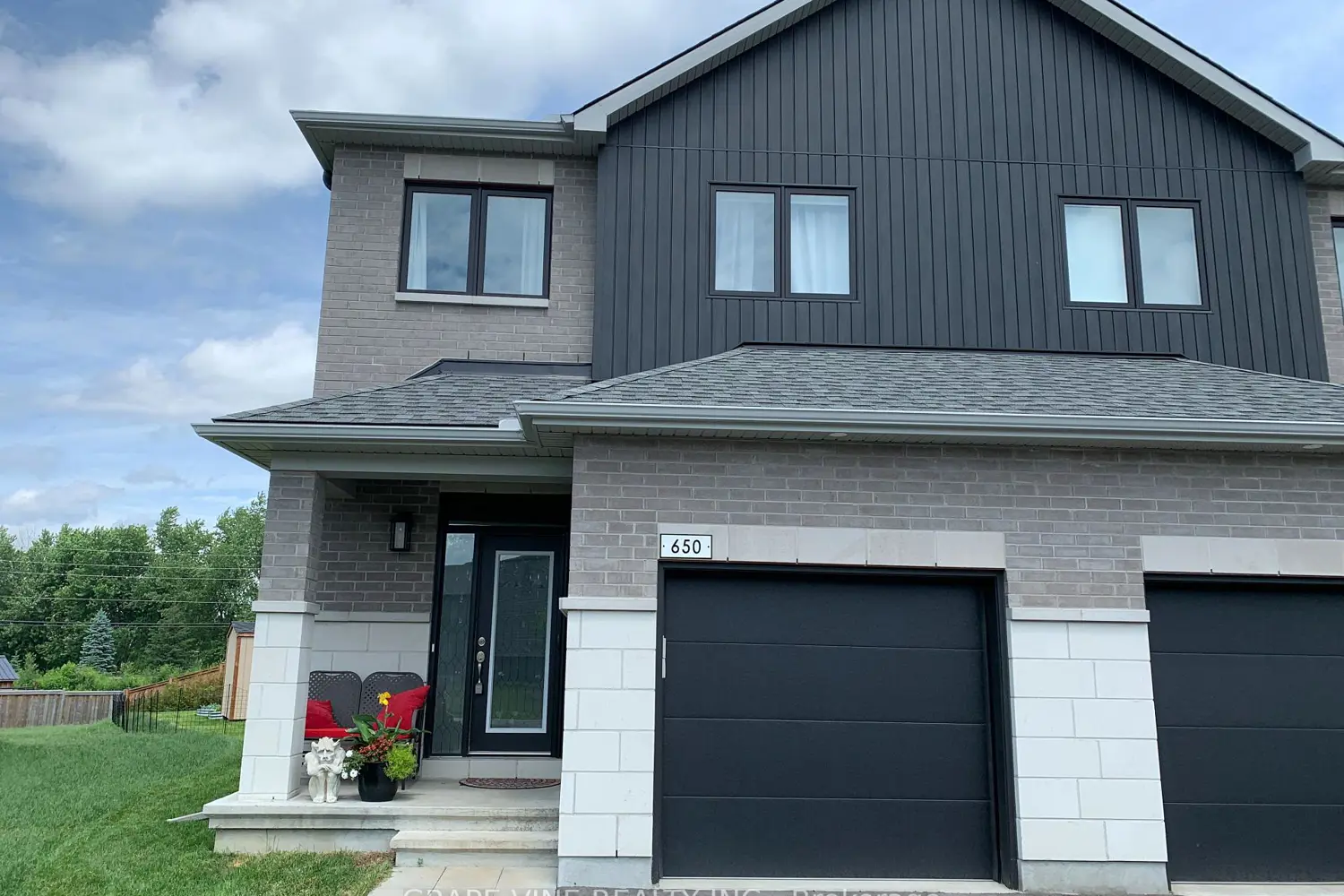 650 Fisher Street photo 2