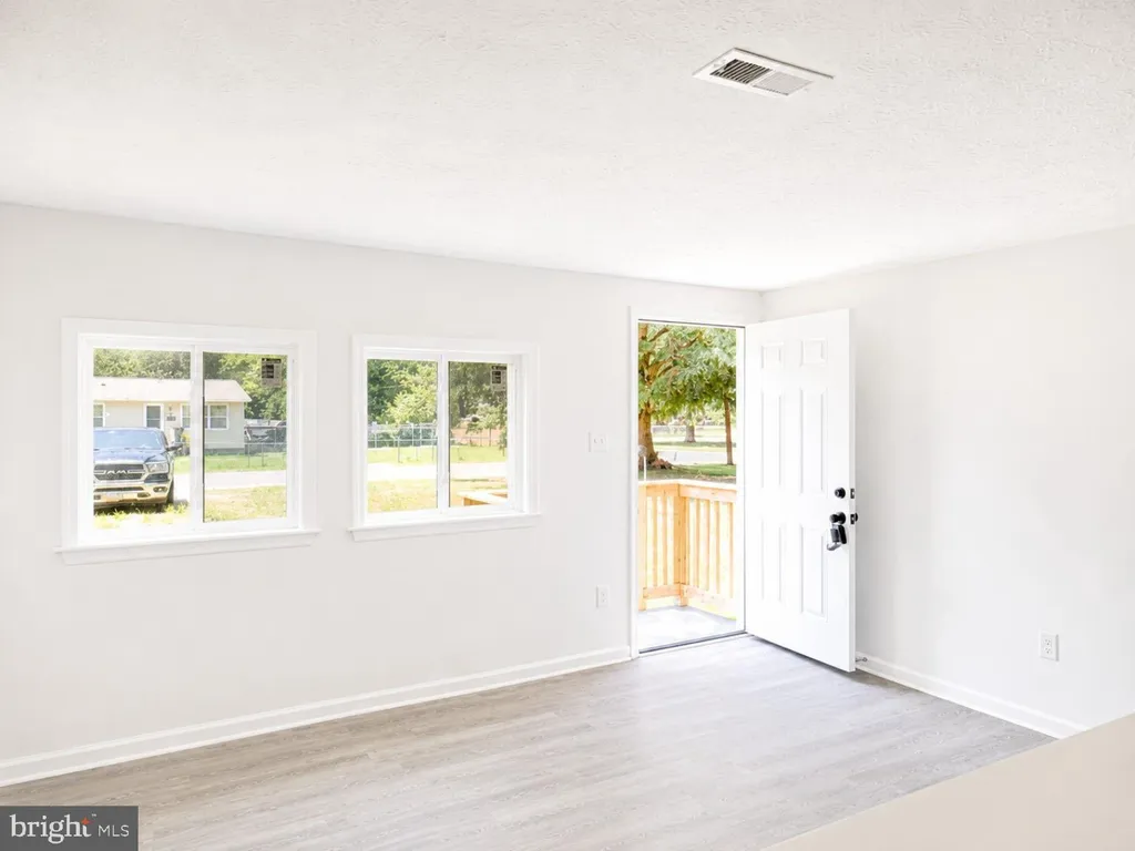 21352 Cambridge Avenue, Lexington Park, MD 20653