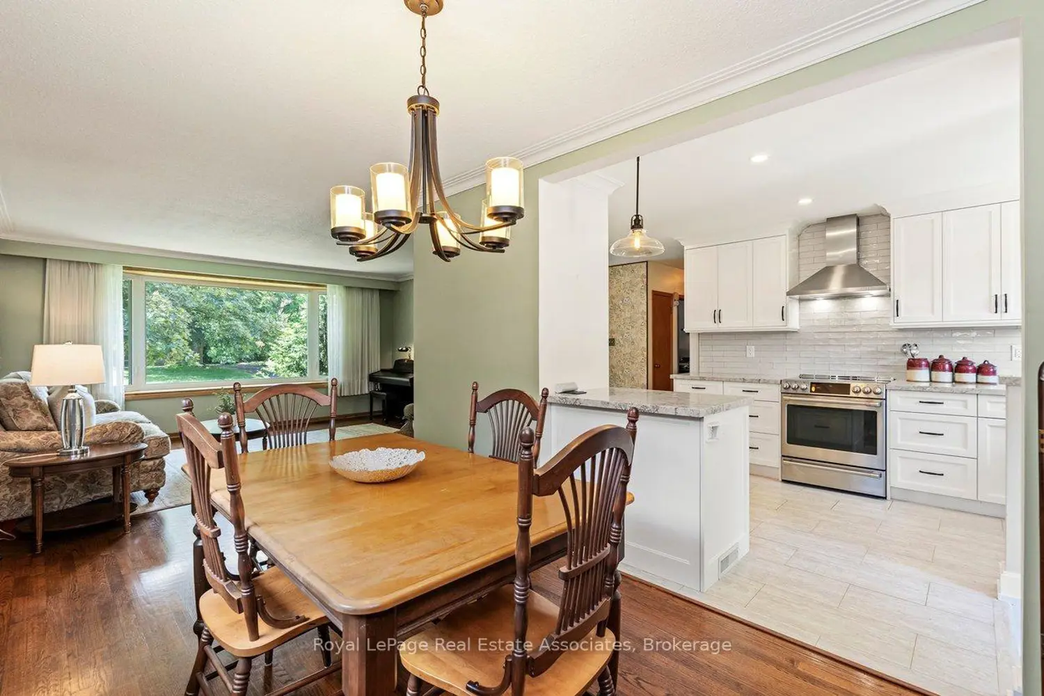 206 Elizabeth Street photo 4