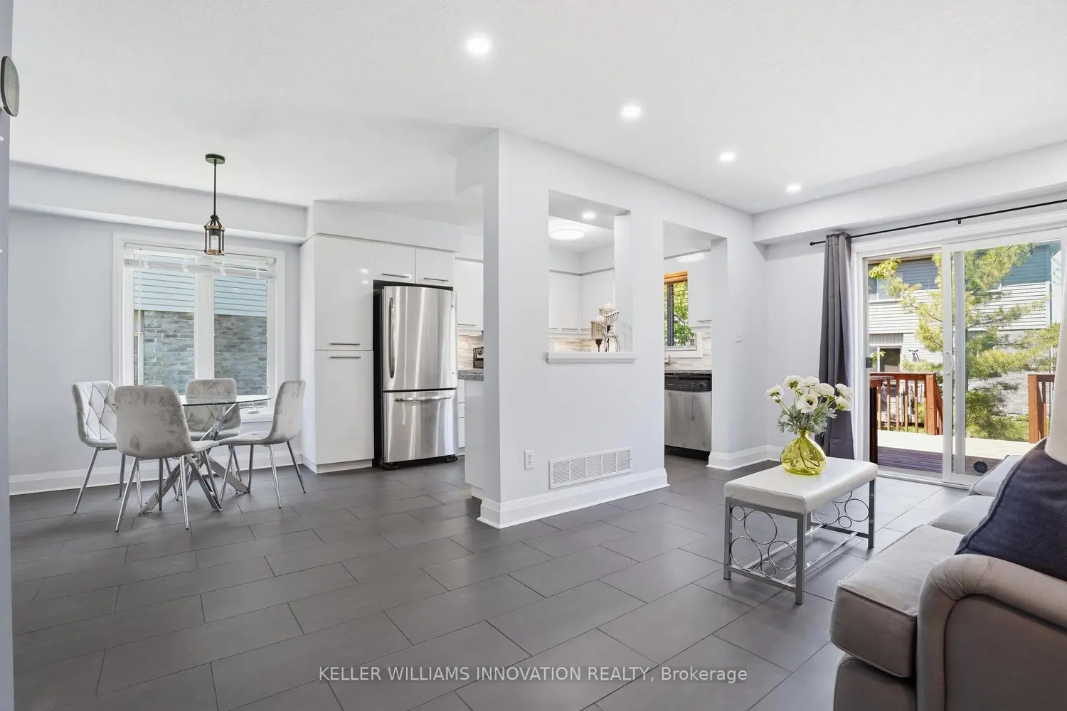 7 Upper Mercer Street G30 photo 3
