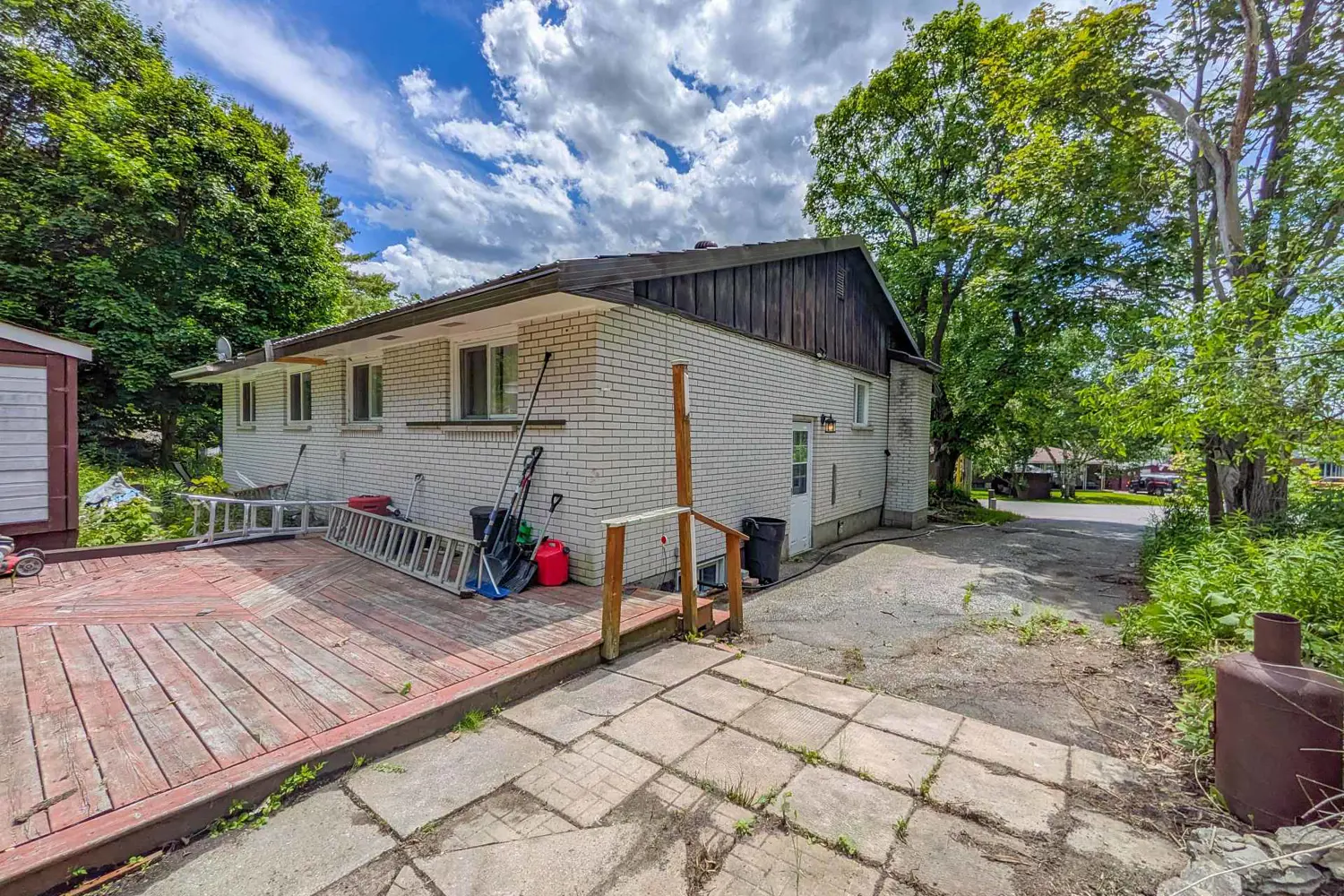 12 Valley Drive photo 3