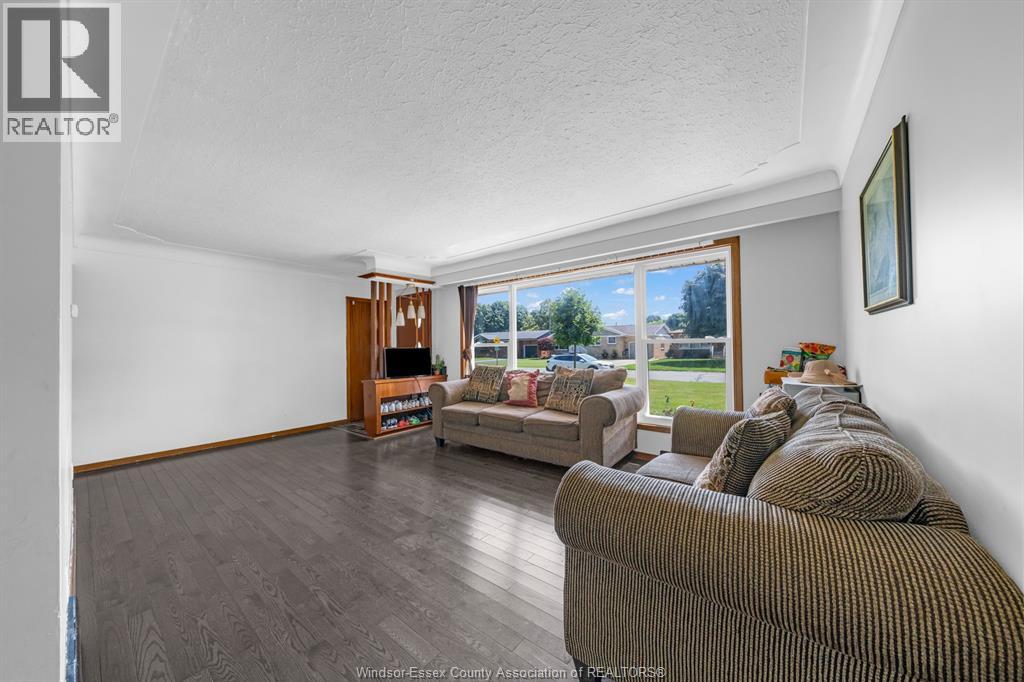 71 Danforth Avenue, Leamington, ON, N8H2P8 photo 3