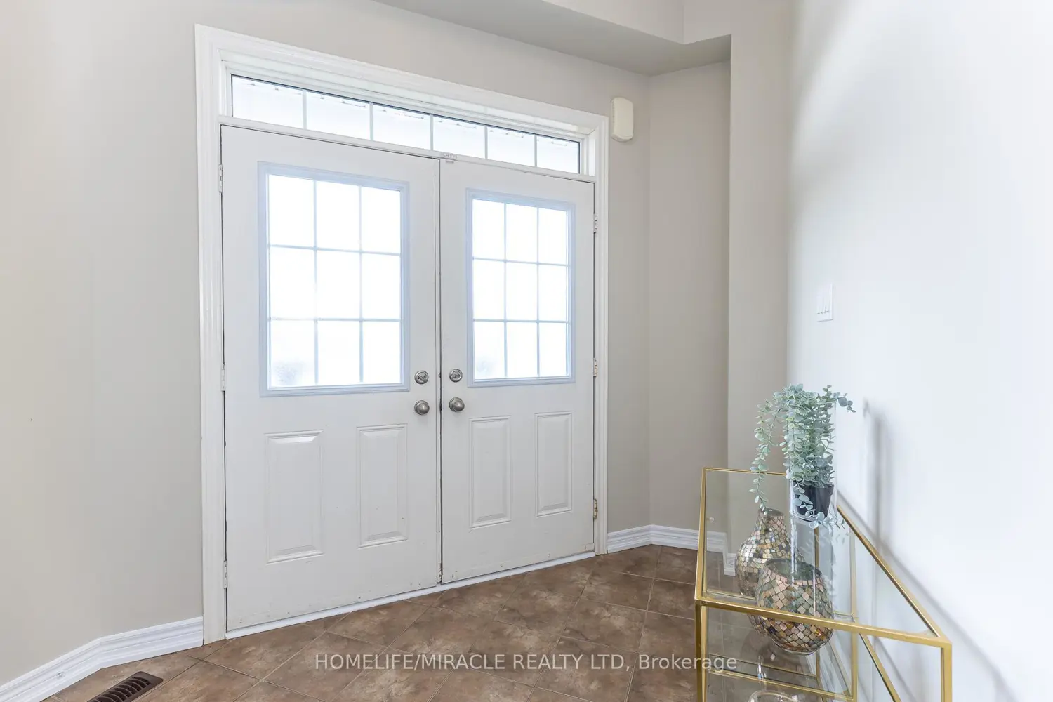 180 Bonnie Braes Drive photo 2