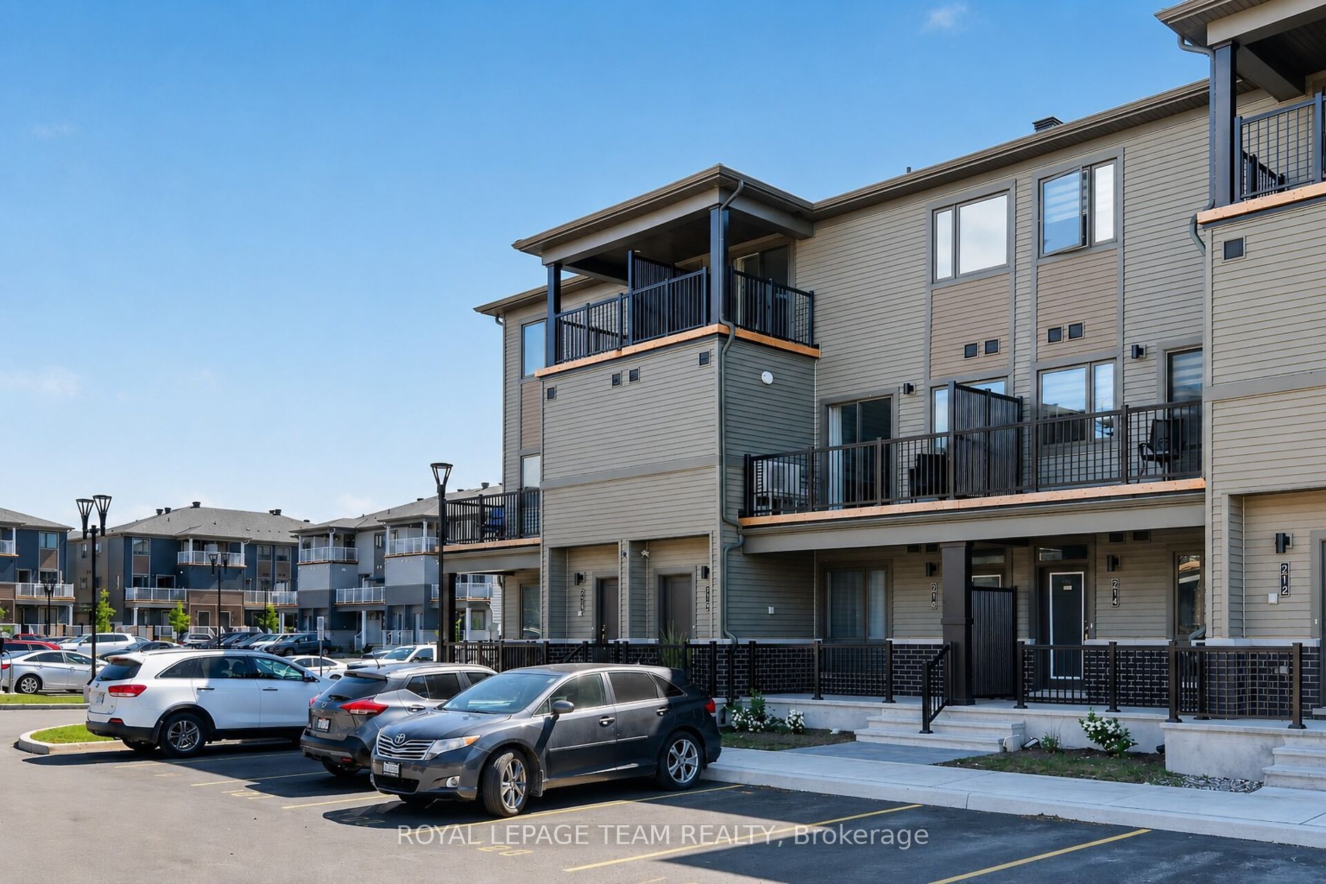 218 Parnian Private, Ottawa, ON, K2J 4H7 photo 2