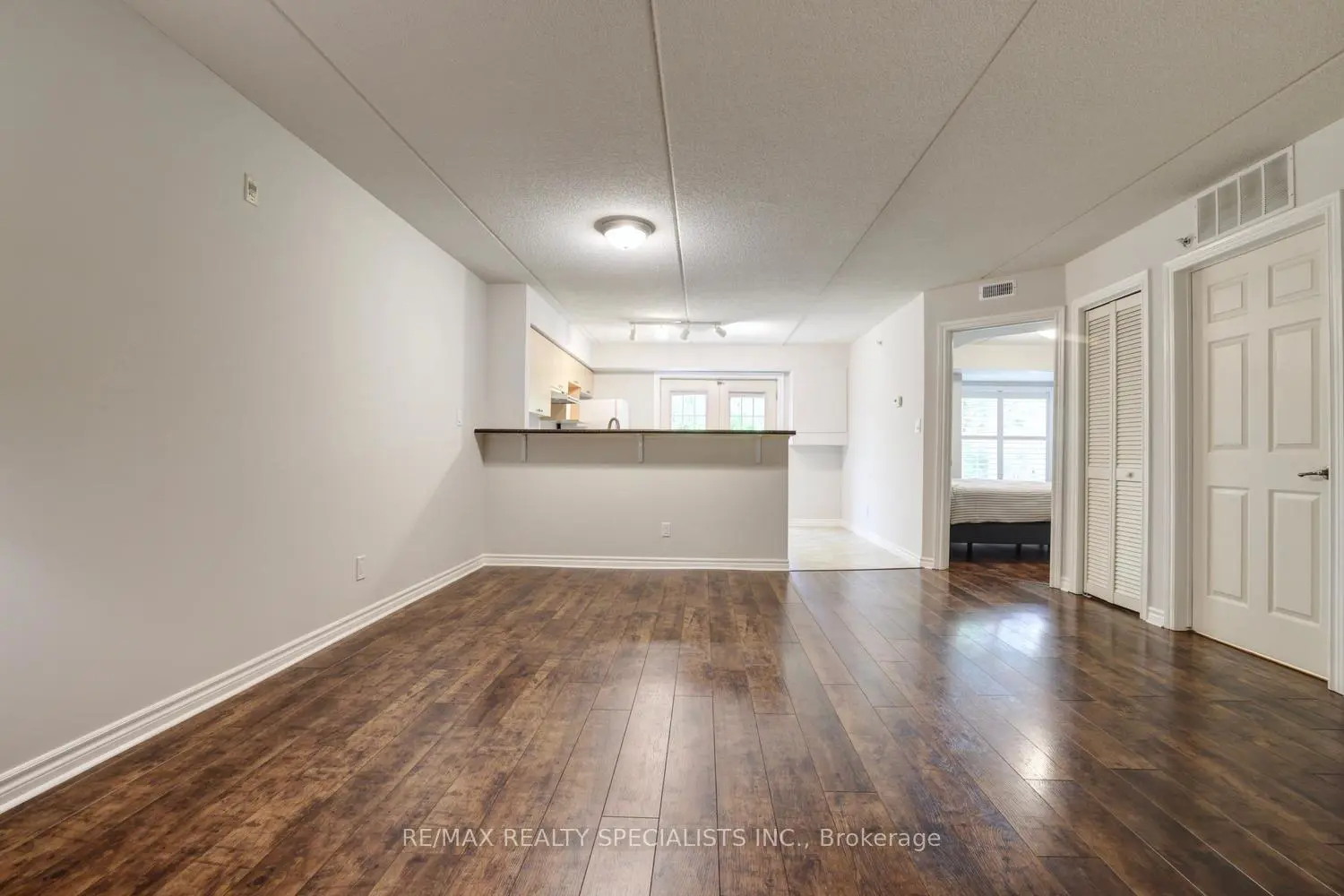 1490 Bishops Gate 107 photo 5