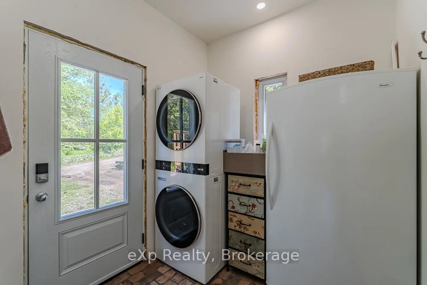 141 Wilson Drive photo 2